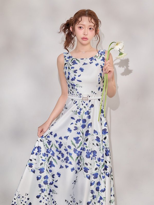 ホワイトxブルー モデル：りな　身長：160cm　着用サイズ：Sサイズ