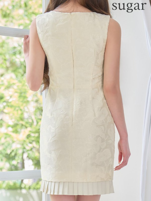 アイボリー　モデル：せいは　身長：160cm　着用サイズ：7号(Sサイズ)