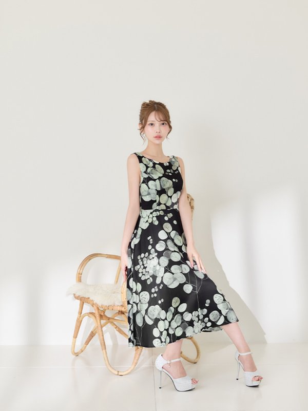 ブラックxグリーン　モデル：るりぴ　身長：165cm　着用サイズ：Sサイズ