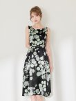 ブラックxグリーン　モデル：るりぴ　身長：165cm　着用サイズ：Sサイズ