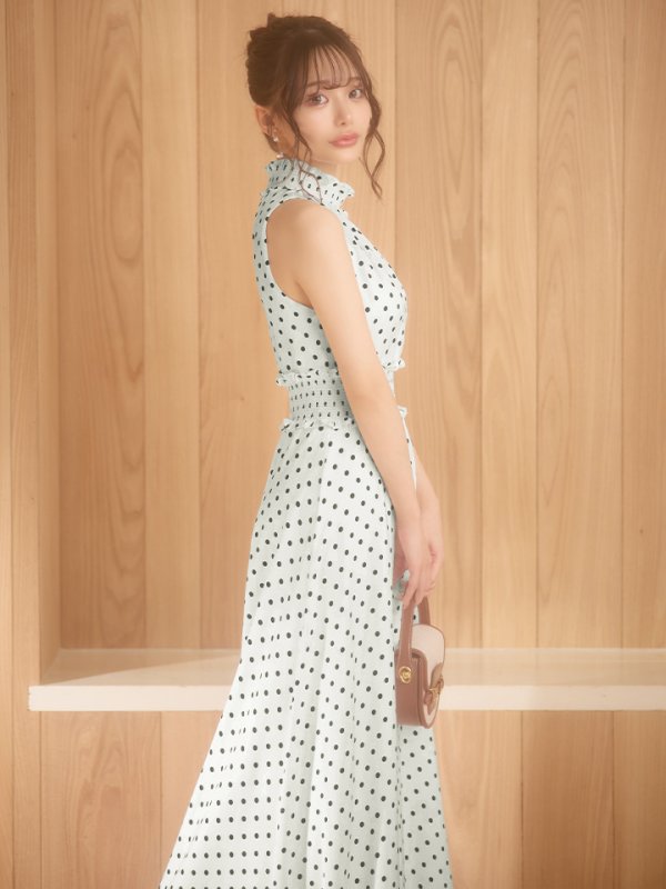 ホワイト×ブラック モデル：こはる　 着用サイズ：7号(Sサイズ)