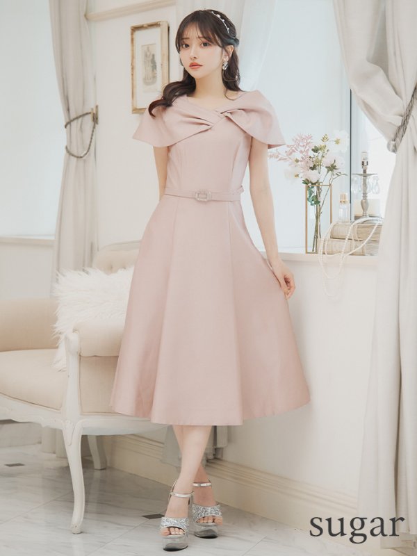 ピンク モデル:羽澄まり 身長:158cm 着用サイズ:5号(XSサイズ)