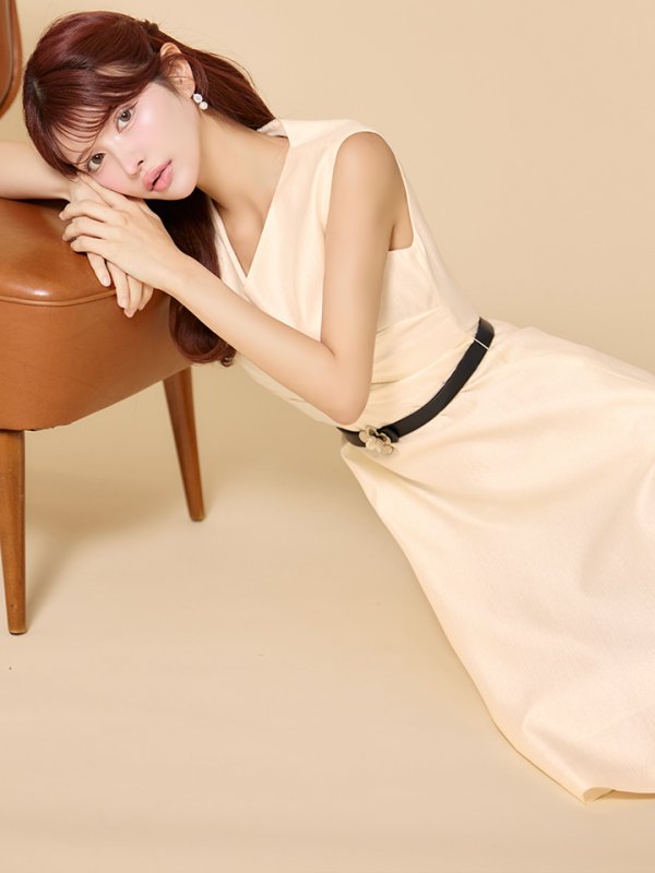 アイボリー モデル:まりん 身長:164cm 着用サイズ:7号(Sサイズ)