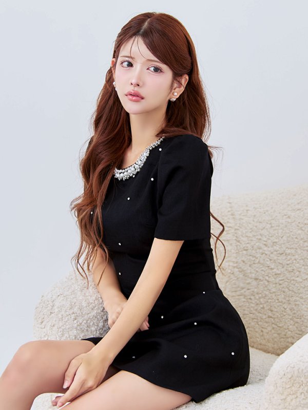 ブラック　モデル：まりん　身長：164cm　着用サイズ：7号(Sサイズ)