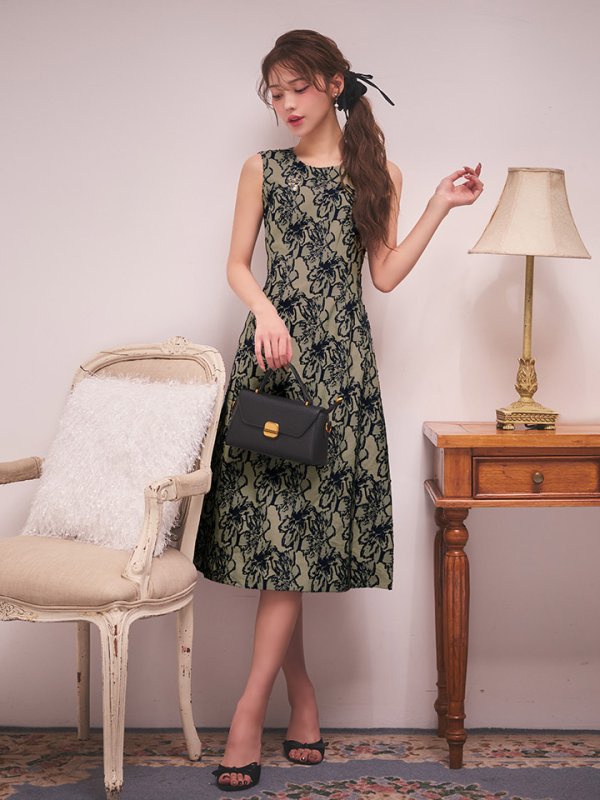 グリーン　モデル：るりぴ　身長：165cm　着用サイズ：7号(Sサイズ)