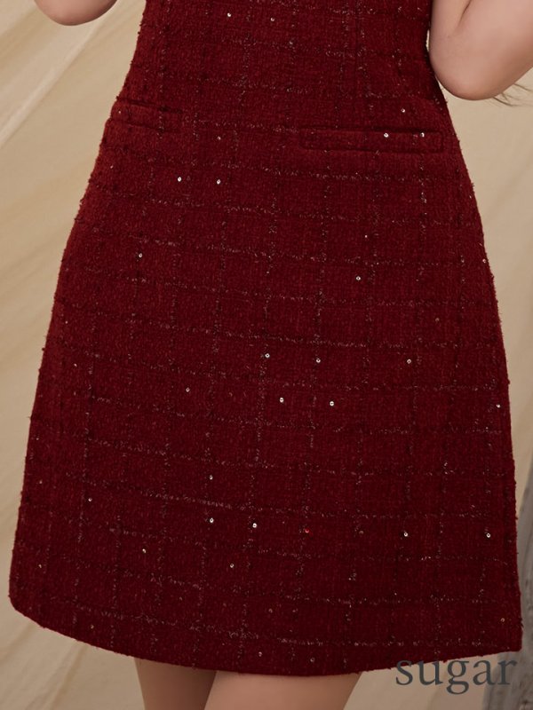 アンゴラレッド　モデル：真優川咲　身長：158cm　着用サイズ：7号(Sサイズ)