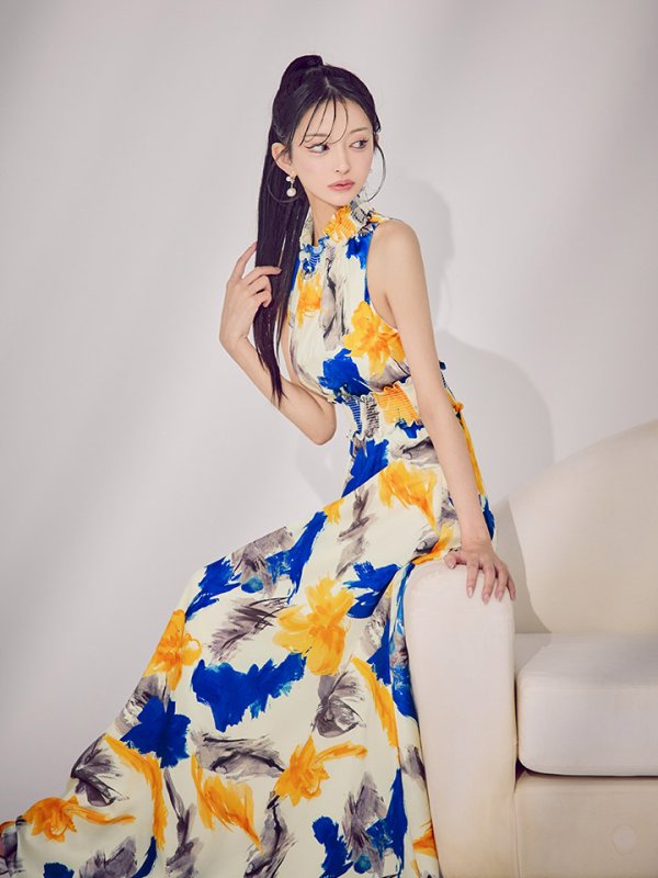 ホワイト×イエロー　モデル：まおちゃる　身長：158cm　着用サイズ：7号(Sサイズ)