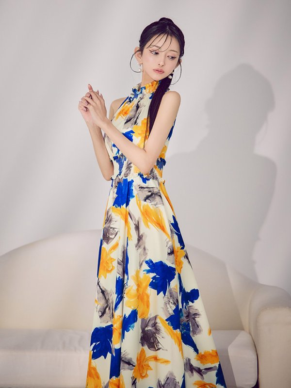 ホワイト×イエロー　モデル：まおちゃる　身長：158cm　着用サイズ：7号(Sサイズ)