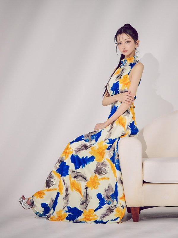 ホワイト×イエロー　モデル：まおちゃる　身長：158cm　着用サイズ：7号(Sサイズ)