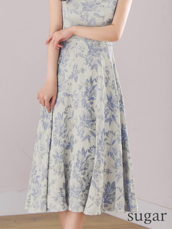 グレー モデル:にじほ 身長:160cm 着用サイズ:7号(Sサイズ)