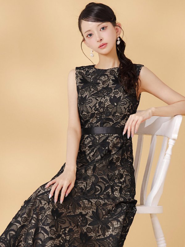 ブラック モデル:まおちゃる 身長:158cm 着用サイズ:7号(Sサイズ)