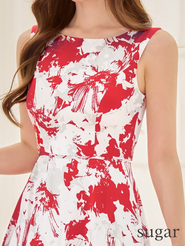 ホワイトxレッド　モデル：ゆめ　身長：160cm　着用サイズ：7号(Sサイズ)