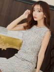 ベージュ モデル：杉山佳那恵　身長：158cm　着用サイズ：7号(Sサイズ)