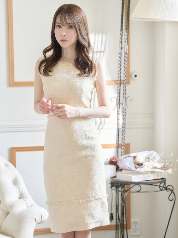 ベージュ モデル：ゆめ　身長：160cm　着用サイズ：7号(Sサイズ)