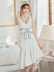 画像13: XS-Lサイズあり【ERUKEI エルケイ】リボンベルト/ Vネック/ ノースリーブ/ テールカット/ ミディアム丈/ ワンピース/ ミディアムドレス/ キャバドレス[OF2] (13)