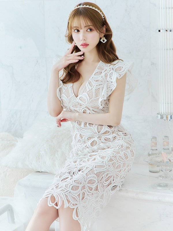 ホワイト モデル:ゆめ 身長:160cm 着用サイズ:7号(Sサイズ)