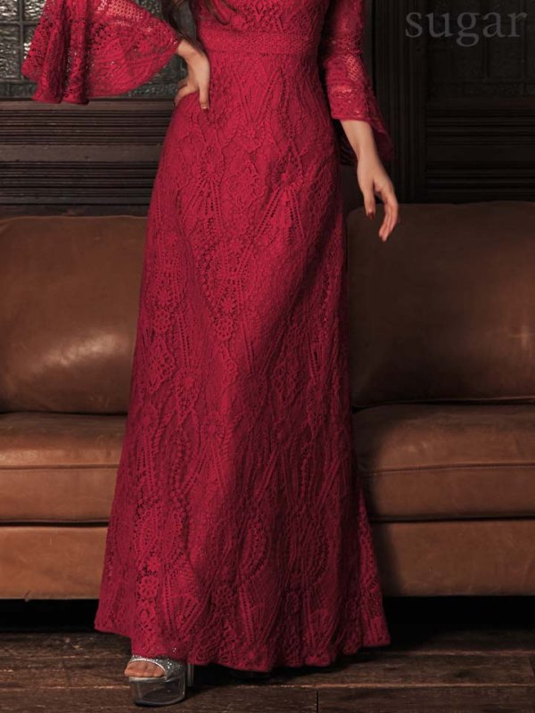 ワインレッド　モデル：真優川咲　身長：158cm　着用サイズ：7号(Sサイズ)