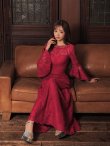 ワインレッド　モデル：真優川咲　身長：158cm　着用サイズ：7号(Sサイズ)