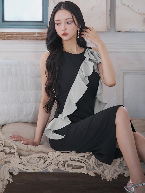 ブラックxグレー モデル：まおちゃる　身長：158cm　着用サイズ：7号(Sサイズ)