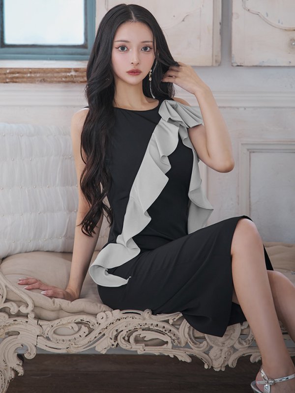 ブラックxグレー モデル：まおちゃる　身長：158cm　着用サイズ：7号(Sサイズ)