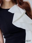 ブラックxホワイト モデル：真優川咲　身長：158cm　着用サイズ：7号(Sサイズ)