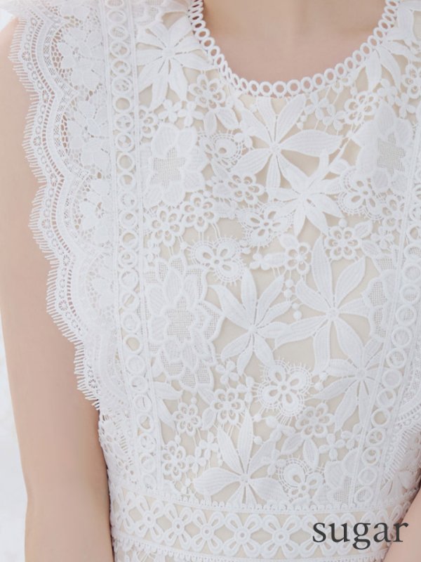 ホワイト モデル:羽澄まり 身長:158cm 着用サイズ:7号(Sサイズ)