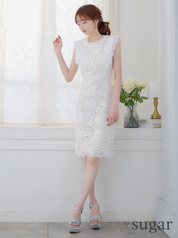 ホワイト モデル:羽澄まり 身長:158cm 着用サイズ:7号(Sサイズ)