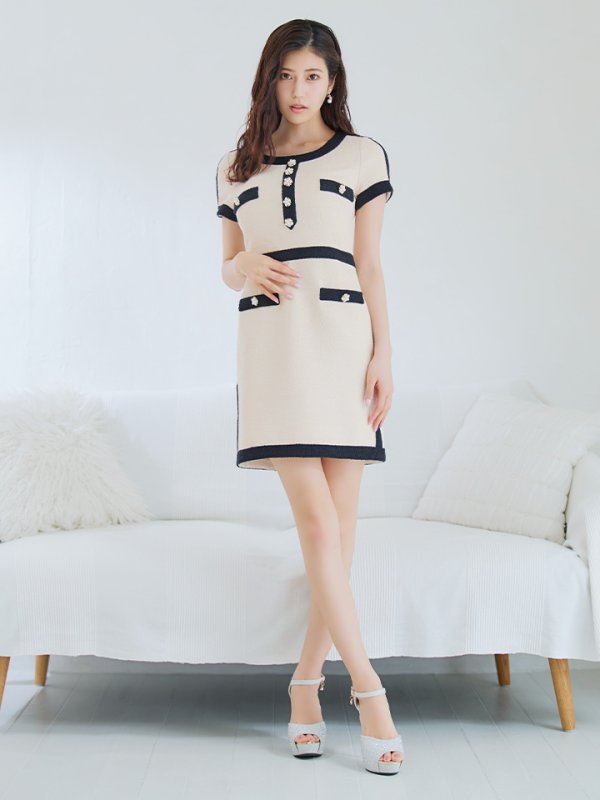 ベージュ　モデル：阿部なつき　身長：160cm　7号(Sサイズ)着用