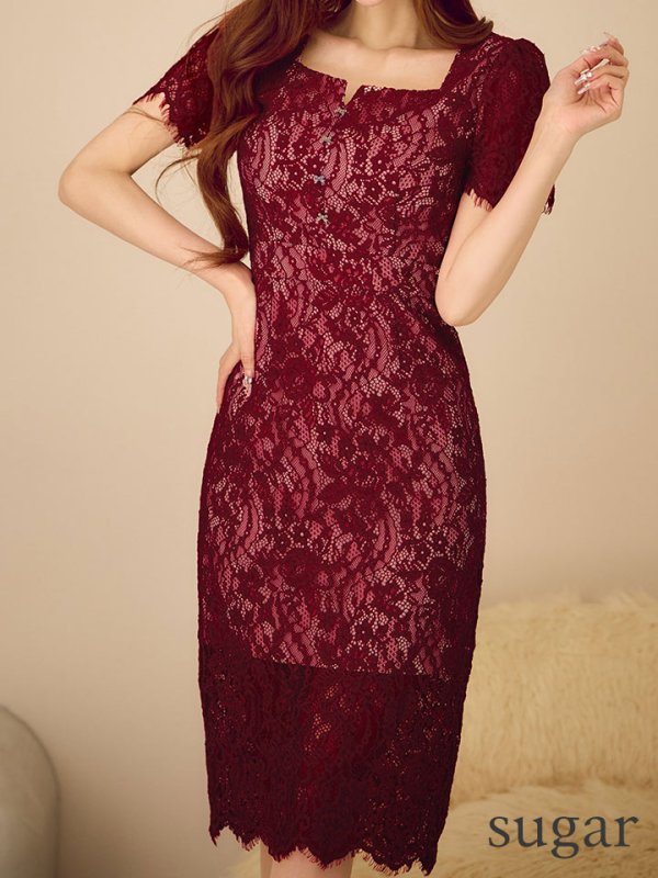 ワインレッド　モデル：真優川咲　身長：158cm　着用サイズ：7号(Sサイズ)