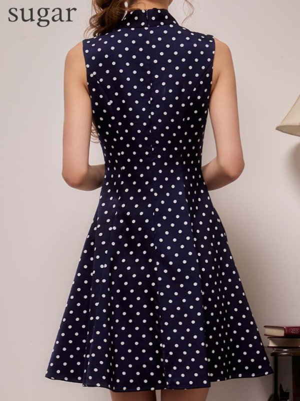 ネイビーxホワイト　モデル：るりぴ　身長：165cm　着用サイズ：7号(Sサイズ)