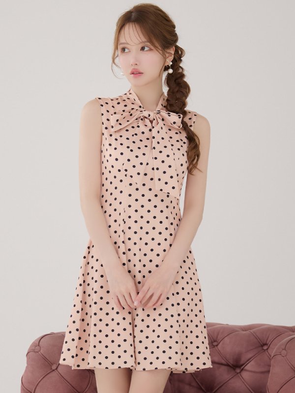 ピンクxブラック モデル：ゆめ　身長：160cm　着用サイズ：7号(Sサイズ)