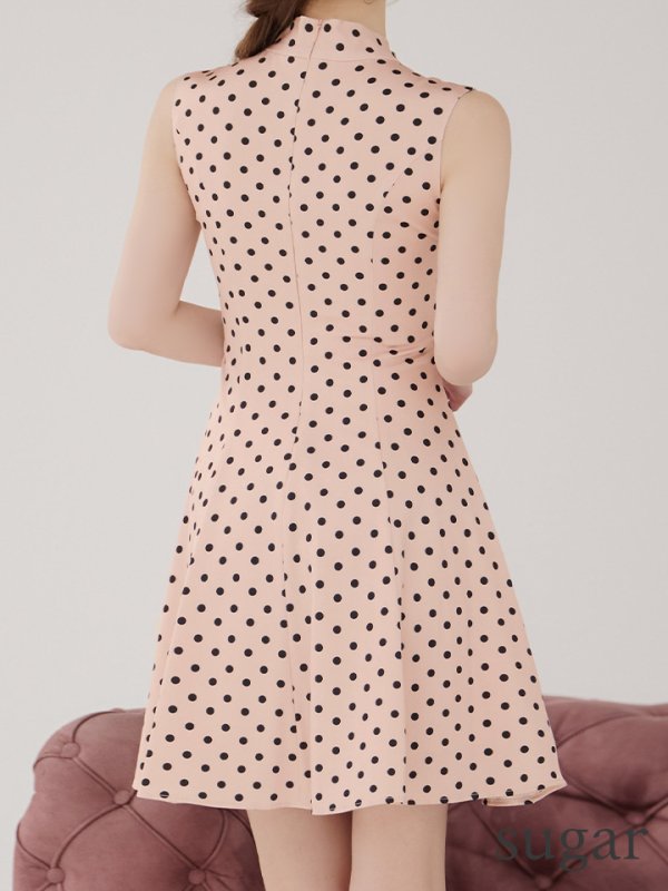 ピンクxブラック モデル：ゆめ　身長：160cm　着用サイズ：7号(Sサイズ)