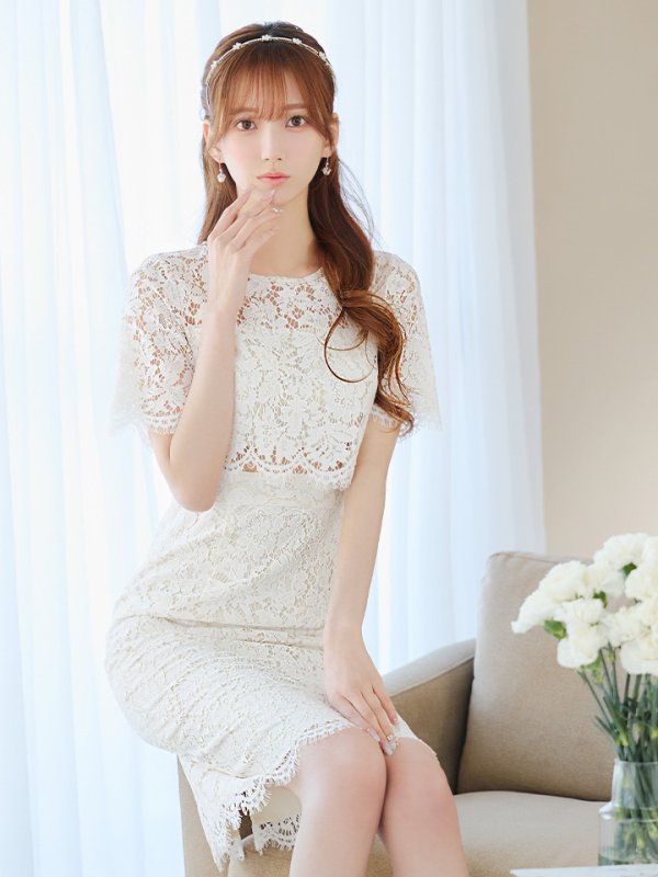 ホワイト モデル：あすか　身長：170cm　着用サイズ：XSサイズ