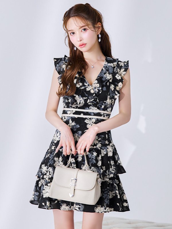 ブラックｘベージュ モデル：ゆめ 身長：160cm　着用サイズ：Sサイズ(7号)