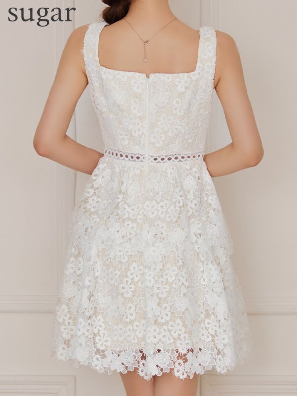 ホワイト　モデル：ももか　身長：156cm　着用サイズ：Sサイズ