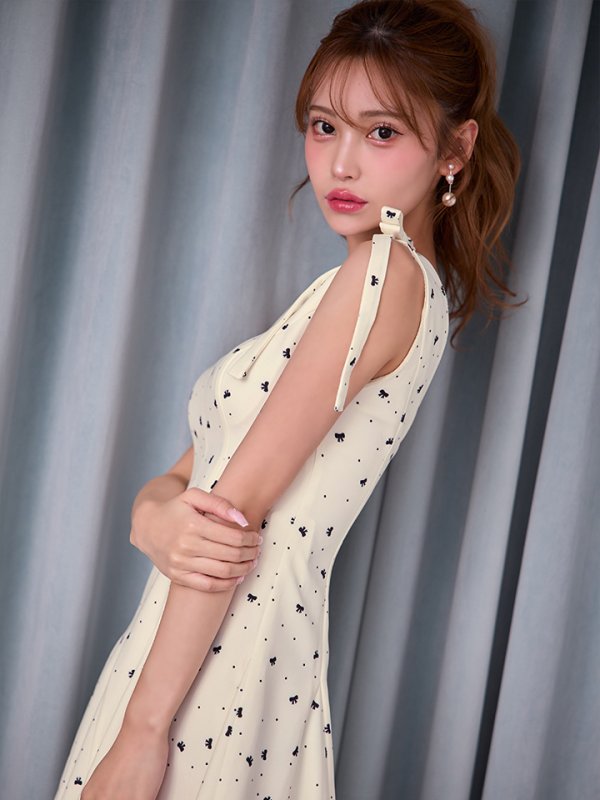 アイボリーxブラック モデル：るりぴ　身長：165cm　着用サイズ：Sサイズ