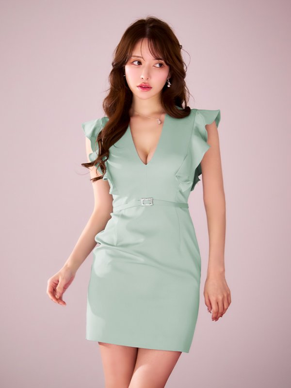 グリーン モデル:ゆめ 身長:160cm 着用サイズ:7号(Sサイズ)