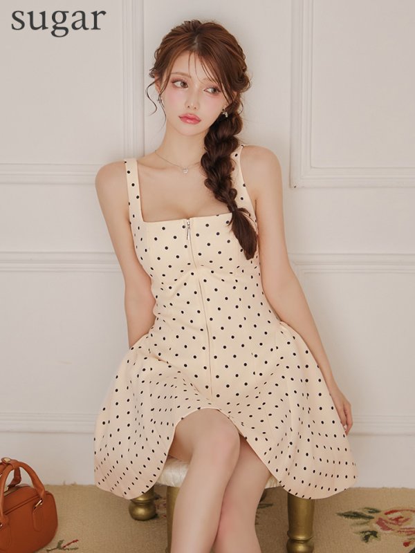 アイボリー×ブラック　モデル：ももか　身長：156cm　着用サイズ：Sサイズ