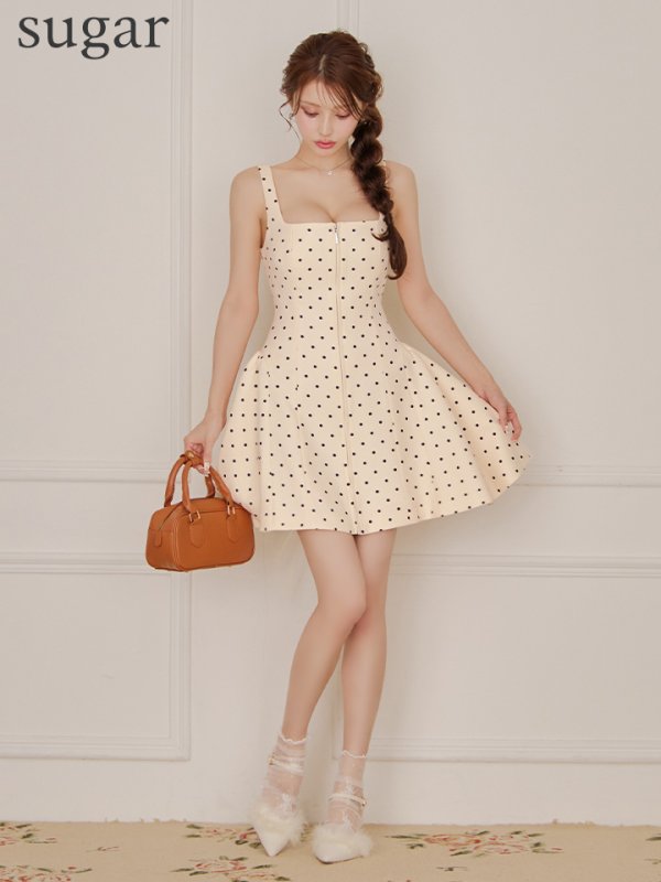 アイボリー×ブラック　モデル：ももか　身長：156cm　着用サイズ：Sサイズ