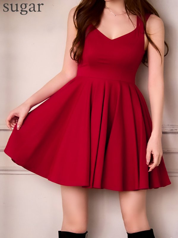 レッド モデル：ゆめ　身長160cm　着用サイズ：Sサイズ