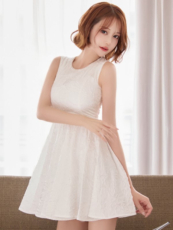 ホワイト　モデル：れみれみ　身長：163cm　着用サイズ：Sサイズ