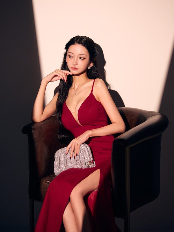 画像3: XS-Lサイズあり【ERUKEI エルケイ】ワンカラー/ キャミソール/ Vカット/ バストシアー/ スリット/ タイト/ ロングドレス/ キャバドレスlong[OF2] (3)