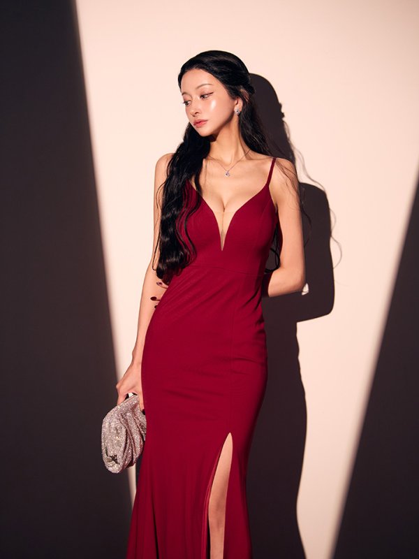 画像4: XS-Lサイズあり【ERUKEI エルケイ】ワンカラー/ キャミソール/ Vカット/ バストシアー/ スリット/ タイト/ ロングドレス/ キャバドレスlong[OF2] (4)