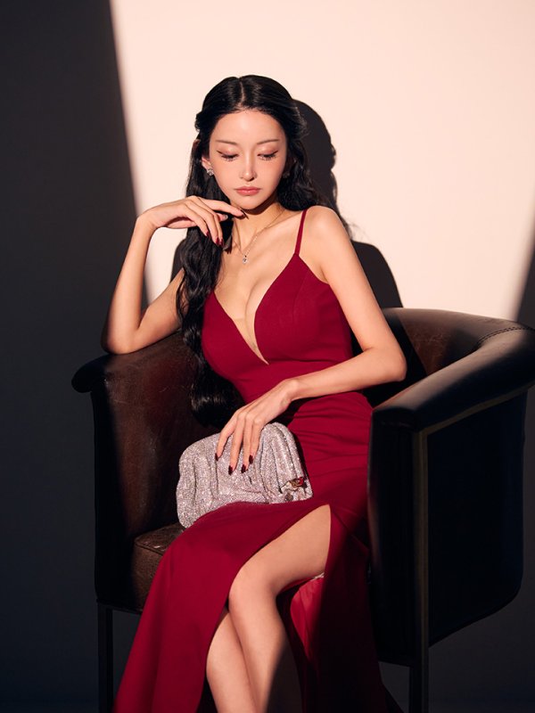 画像7: XS-Lサイズあり【ERUKEI エルケイ】ワンカラー/ キャミソール/ Vカット/ バストシアー/ スリット/ タイト/ ロングドレス/ キャバドレスlong[OF2] (7)