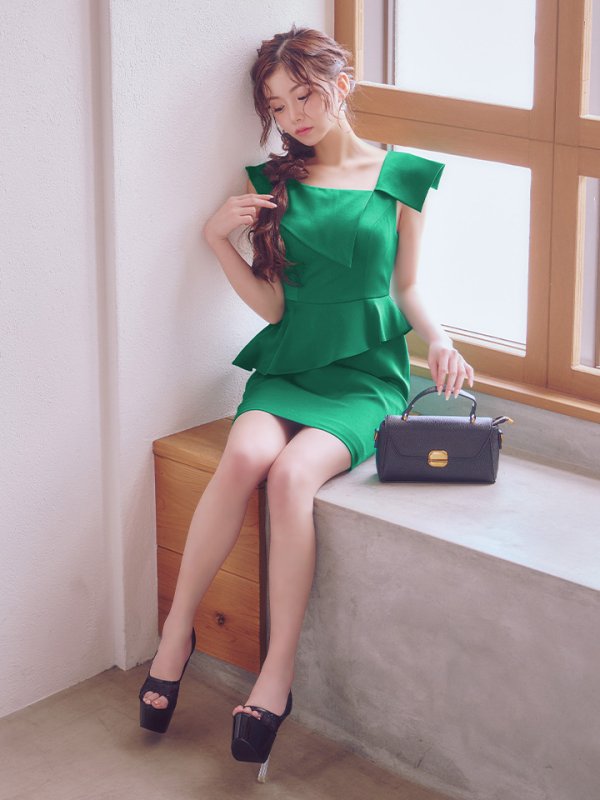 グリーン　モデル：せいは　身長：160cm　着用サイズ：7号(Sサイズ)