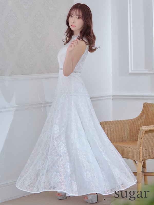 ホワイト モデル:三上悠亜 身長:159cm 着用サイズ:7号(Sサイズ)