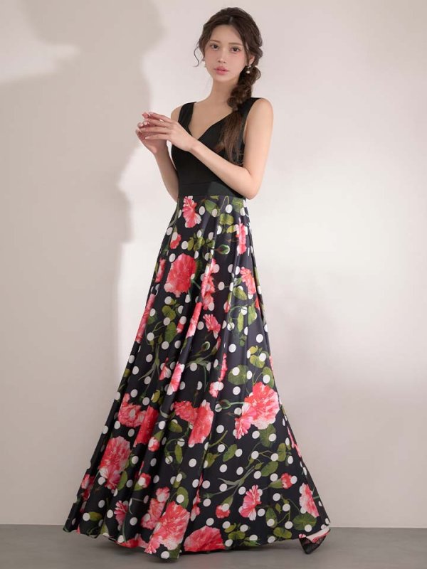 ブラックxピンク　モデル：るりぴ　身長：165cm　着用サイズ：7号(Sサイズ)