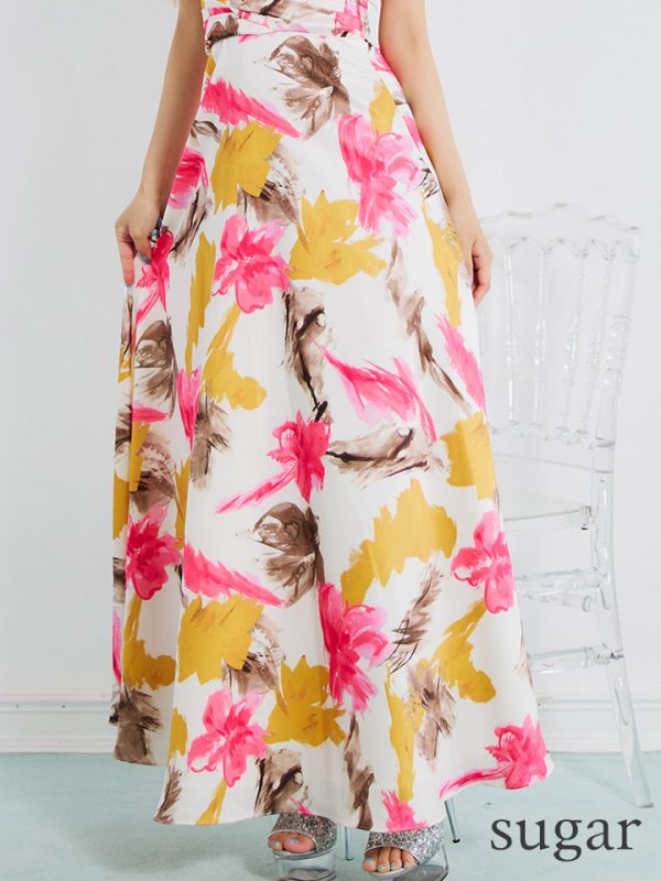 ホワイトxピンク モデル：如月れい　身長：156cm　着用サイズ：Sサイズ(7号)