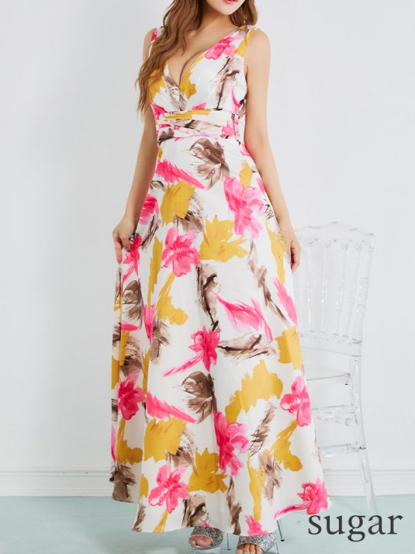 ホワイトxピンク モデル：如月れい　身長：156cm　着用サイズ：Sサイズ(7号)