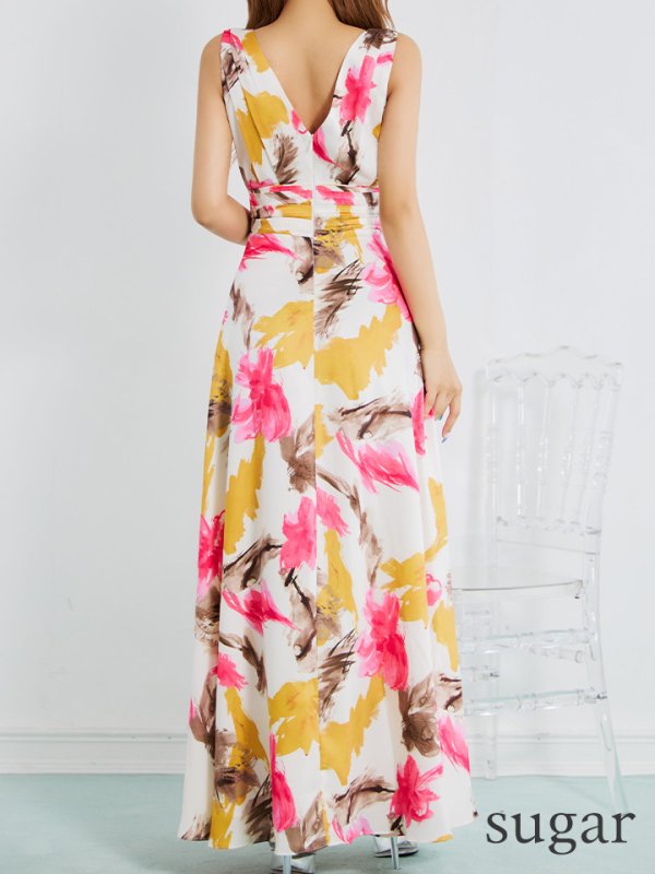 ホワイトxピンク モデル：如月れい　身長：156cm　着用サイズ：Sサイズ(7号)